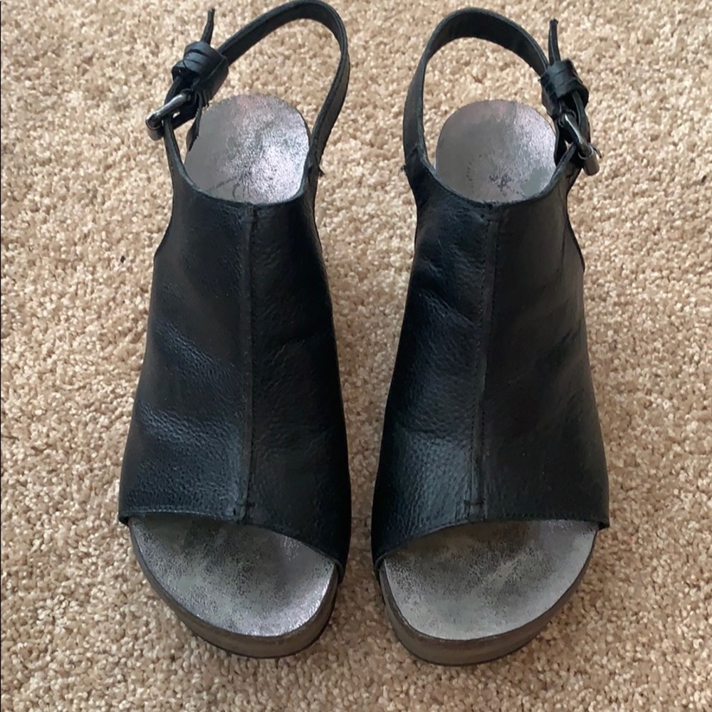 OTBT Jaunt Black (with box)